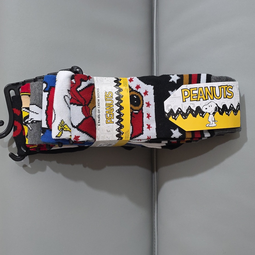 Peanuts 6 pack of Crew socks shoe size 6-12 NWT